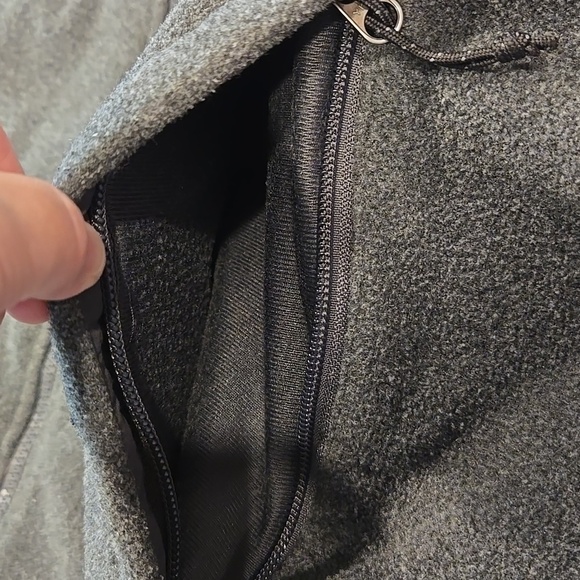 THE NORTH FACE MEN'S FULLZIP GREY FLEECE JACKET. NO SZ TAG. PLZ SEE MEASUREMENTS - Picture 13 of 14